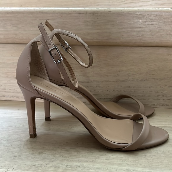 Banana republic scrappy sandals - Picture 2 of 4